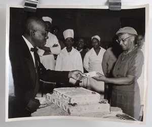 Vintage Black Americana 8 x 10 Black and White Photo US Navy Banquet Cake V42 - Picture 1 of 6