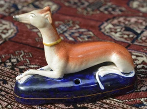 ANTIKES Staffordshire Whippet Tintenfass kobaltblau Sockel Made in England Nasenabplatzer - Bild 1 von 19