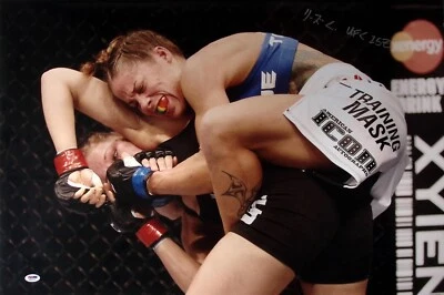 Liz Carmouche Signed UFC 157 20x30 Photo PSA/DNA COA Auto Poster v Ronda Rousey - Image 1 of 4