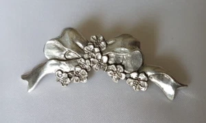 Brooch ~ Garland of Flowers & Ribbon ~ Pewter ~ By Seagull Canada ~ 1992 - Picture 1 of 10