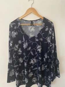 Womens Long Sleeve Bell Sleeve Design Navy & White Flowers S 12 Crossroads - Picture 1 of 11