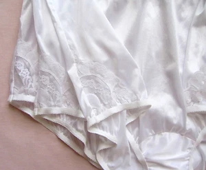 3 pr. Sz 10 Vanity Fair "Perfectly Yours" White w/Lace Nylon Briefs 3/XL - Picture 1 of 3