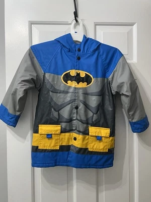 Chaqueta de lluvia con capucha forrada Western Chief Boys Batman talla 4T Foto 1 de 4