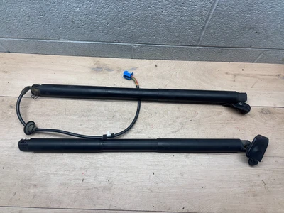 JUEGO AMORTIGUADOR PUNTAL PUERTA LEVADIZA MALETERO TRASERO IZQUIERDO Y DERECHO MERCEDES BENZ GLS GL550 GL63 Foto 1 de 4