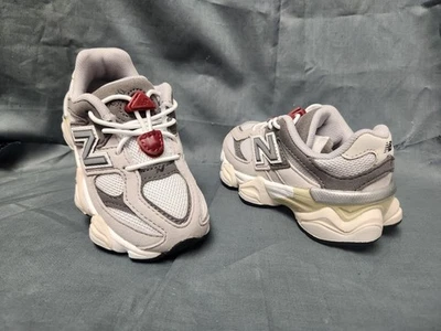 Zapatillas New Balance Niños Pequeños 9060 Sin Cordones IV9060GY Gris Talla 10 ¡NUEVAS SIN CAJA! Foto 1 de 4