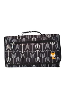 Carters Black Arrow Fox Baby Mini Wickelmatte und Tasche für unterwegs gepolsterte Kopfstütze - Bild 1 von 7