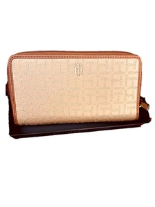 New Tommy Hilfiger Zip Around Monogram Wallet Purse - Picture 1 of 8