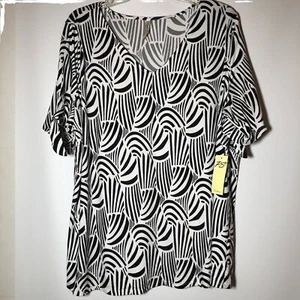 PER SEPTION Woman’s Blouse Top Plus Size 2X Black White Short Sleeve V-Neck - Picture 1 of 11