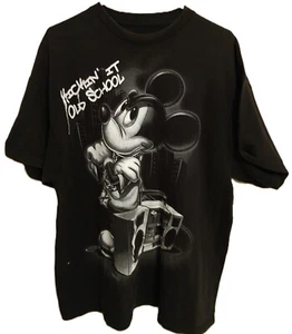 Camiseta Disney Mickey Mouse Kickin’ It Old School Negra Manga Corta 2XL - Imagen 1 de 3