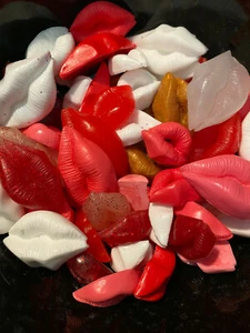 Lips for Crafts Plastic Resin Red Pink White Or Choose Your Own - Picture 1 of 2