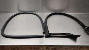 2015-2023 Ford Mustang GT Coupe OEM Right Passenger Door Weatherstrip - Picture 1 of 8