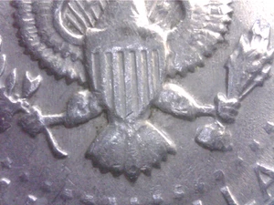 1972 D Kennedy Half Dollar No FG Error MISSING DESIGNERS' INITIALS. - Picture 1 of 3