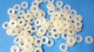 500 pcs- 2673 Washer, HH Smith, #8 Screw Clr; 11/64" ID; 3/8" OD;1/16" H; Nylon - Picture 1 of 3