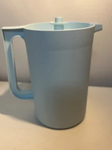 Tupperware Classic Pitcher 2 Quart Push Button Seal Blue Brand New - Picture 1 of 1