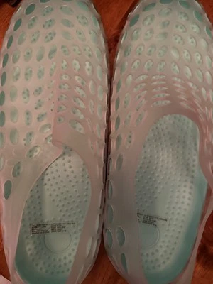 water shoes size 9-10 new - Image 1 of 4