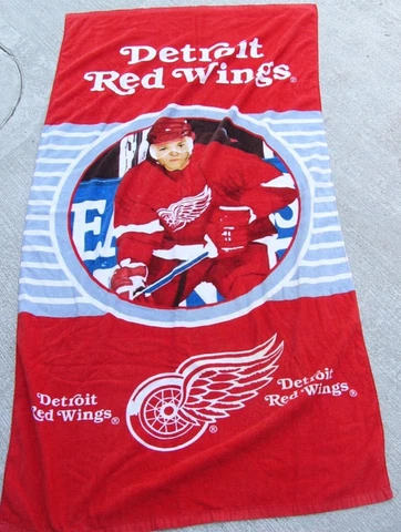 Detroit Red Wings 32x58 Beach Towel NHL Blanket Vacation Summer Pool Vintage Cover