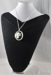 Silver-plated engraved oval locket with pirate skull cameo, matching necklace - Picture 1 of 4