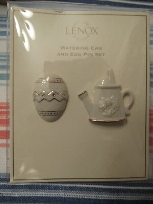 LINDO JUEGO DE REGADERA Y PIN HUEVO LENOX NUEVO JUEGO - MARFIL CON ORO DE 24 KART Foto 1 de 4
