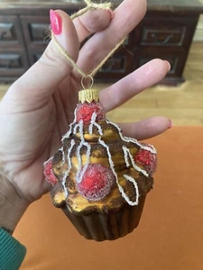 ENTZÜCKENDE CUPCAKE WEIHNACHTSDEKORATION SEHR GUTER ZUSTAND SCHRULLIGER KITSCH - Bild 1 von 5