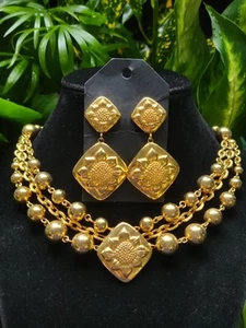 Liz Claiborne Sunflower Set Multistrand Necklace & Long Dangly Clip on Earrings - Picture 1 of 6