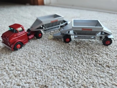 Matchbox King Size Lesney No. K-4 Fruehauf Hopper Two Trailers Diecast - Image 1 of 4
