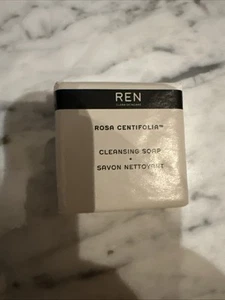 Barra de jabón limpiador St. Regis Boutique's REN Rosa Centifolia 1,4 oz - Imagen 1 de 2