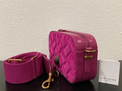 Bandolera pequeña Kurt Geiger Kensington de cuero gamuza fucsia 7,75 x 4,75 x 2,5" Foto 1 de 4