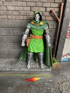 Marvel Legends Dr. Doom Doctor Doom Fantastic Four Retro Wave 6" Actionfigur - Bild 1 von 9