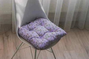 Cojín de silla en forma de U con lazos — Rama floral lavanda - Imagen 1 de 5