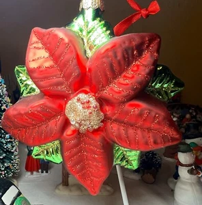 LARGE POINSETTIA FLOWER GLASS CHRISTMAS ORNAMENT GREEN LEAVES - Picture 1 of 9