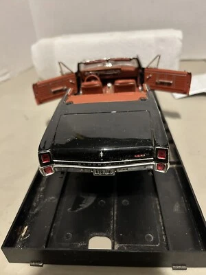 Highway 61 масштаб 1:18 литой -1967 Oldsmobile 4-4-2 кабриолет - черный - Изображение 1 из 4