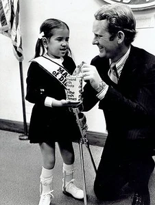 1972 Original Foto von CHICAGO SUN-TIMES March Dimes Poster Girl Carmen Donesa - Bild 1 von 2