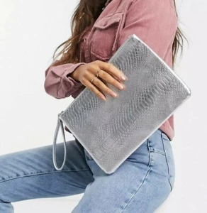 South Beach Exclusive snake embossed clutch in silver metallic free shipping 🤩 - Picture 1 of 10