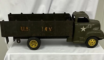 Caminhão militar vintage 1950 - Imagem 1 de 3