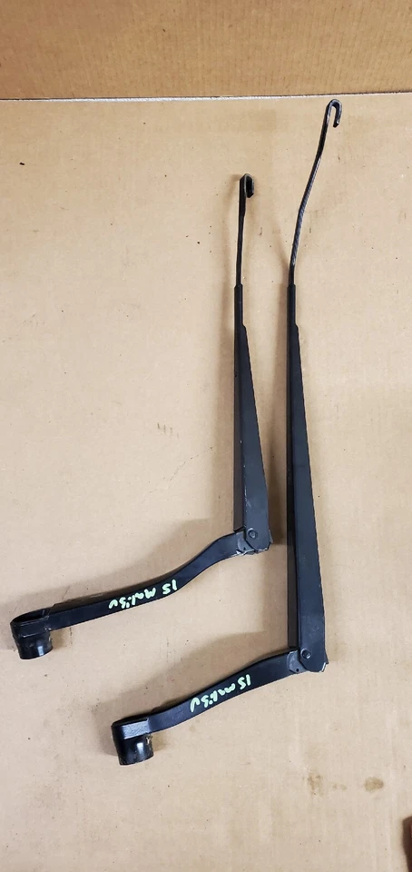 2013-2016 Chevrolet Malibu OEM Driver & Passenger Windshield Wiper Arm Pair - Изображение 1 из 4