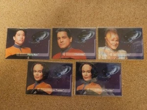 1995 STAR TREK VOYGER - EMBOSSED CREW - INSERTS - $1.00 - Picture 1 of 1
