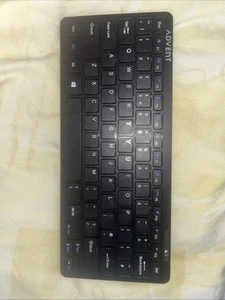 Teclado multimedia Advent AKBMM15 negro inalámbrico teclas silenciosas QWERTY - Imagen 1 de 6