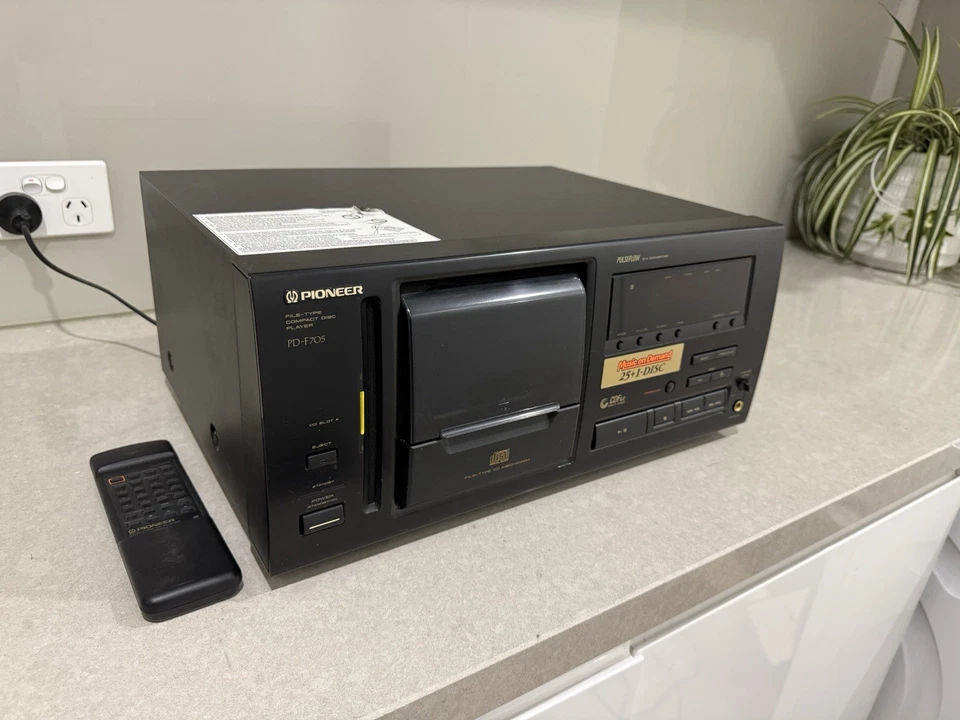 Pioneer PD-F705 File Type Compact Disc Player 25 Multi- Disc CDs + 1, & Remote - image 1 of 4