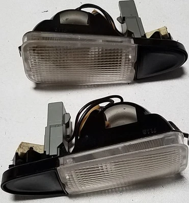 1993-1998 Lincoln Mark VIII Rear Interior Quarter Panel Light Set - Image 1 of 3