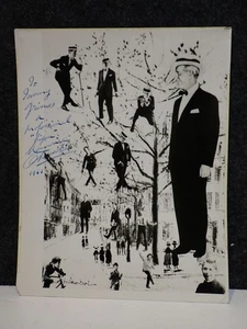 FOTOGRAFIA AUTOGRAFA VINTAGE 1961 ATTORE/CANTANTE Maurice Chevalier - Foto 1 di 2