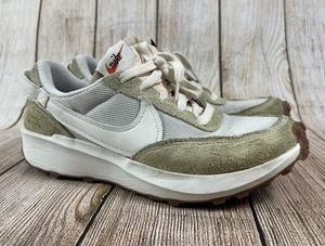 Women’s Nike Waffle Debut Size 8 Beige White Athletic Running Shoes - Picture 1 of 8