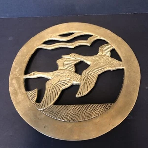 VTG Mid Century Round Brass Trivet Flying Birds Geese Large Size 8.25” Diameter - Picture 1 of 5