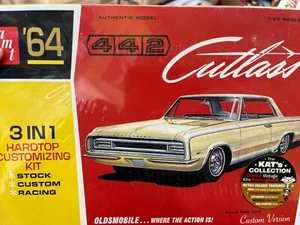 AMT 1066 1964 Oldsmobile Cutlass 442 Hardtop 3n1 kit 1/25 McM FS - Picture 1 of 3