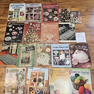 lot DECORATING WITH CROCHET Books Leaflets Christmas Doily Snowflake Potholders - Imagen 1 de 4