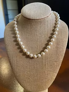 Beautiful Vintage Imitation 10mm Pearl Necklace with Decorative Pearl Clasp - Picture 1 of 10