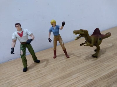 Amanda Kirby + Spinosaurus + Alan Grant Jurassic Park 3 JP Hasbro 2000 - Immagine 1 di 3