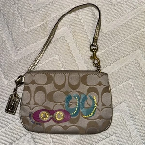 Coach Wristlet - Picture 1 of 3