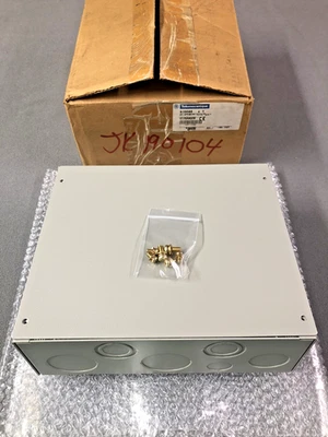 Kit de caja de conductos Telemecanique VW3A9205 NEMA 1 UL conformidad Altivar 61/71 Foto 1 de 4