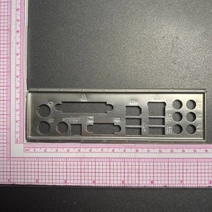 Scudo I/O ATX per scheda madre sconosciuta piastra posteriore I/O - Foto 1 di 2