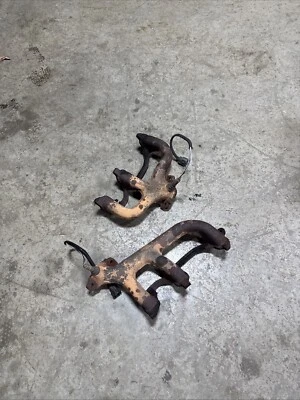 2000-2001 Cherokee XJ 4.0 Exhaust Manifold PAIR 2000-2006 Jeep TJ Wrangler OEM - Image 1 of 4